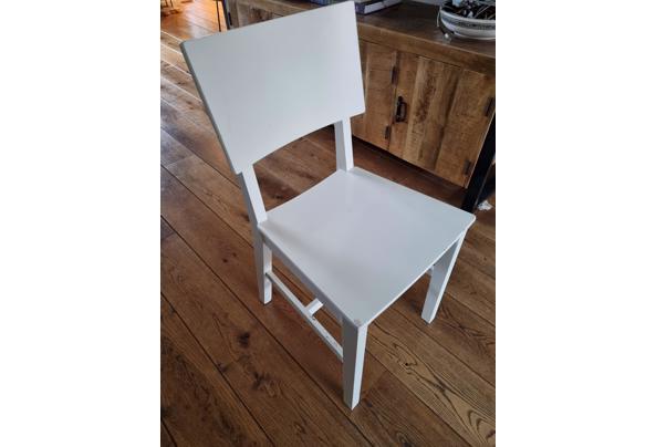 Witte IKEA norvald stoel - 20230219_092944