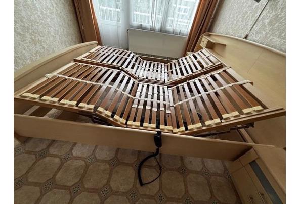Bed incl. 2 verstelbare elektrische lattenboden en 2 nachtkasten - Bed3