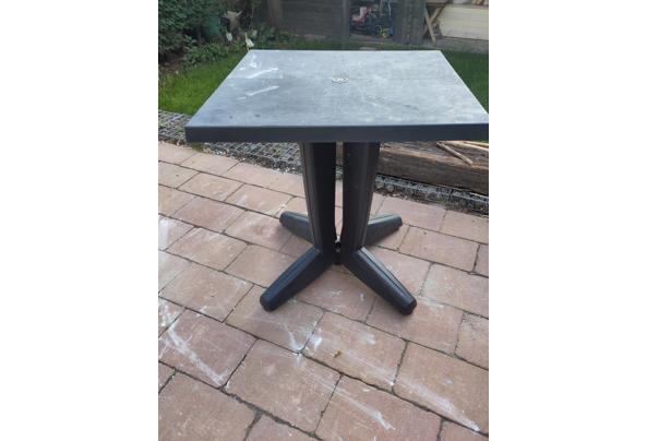 Tuintafel en 3 stoelen - IMG_20250703_204922