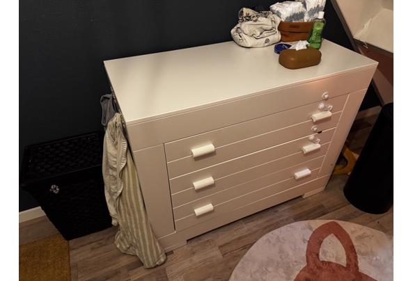 Gratis mooie commode - kan nog een ronde mee - 9BC7BEA2-C9E1-4EB5-AE9D-B994B6730CE4_1_105_c