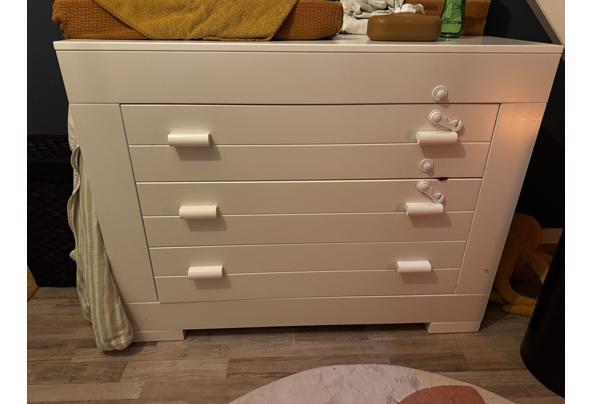 Gratis mooie commode - kan nog een ronde mee - D39694D3-2EA9-4D90-9230-4F1FEFF03CE9_1_105_c
