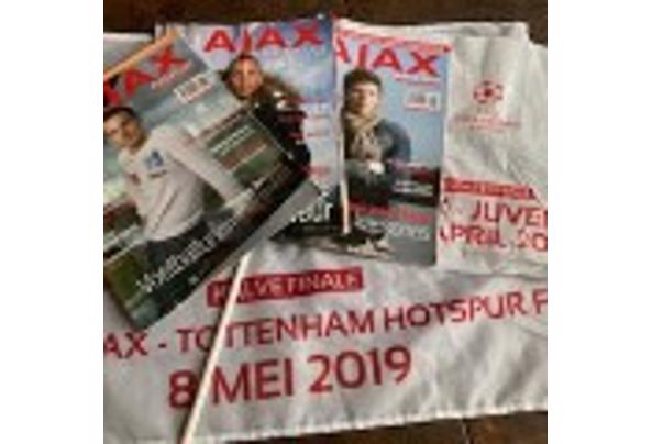 Ajax Magazines en Ajax vlaggetjes - 6medyq2n