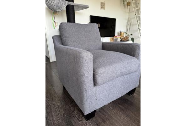fauteuil grijs met gebruikssporen - IMG_0070