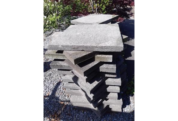 37 grijze betontegels 60 x 60 - 20250504_153433