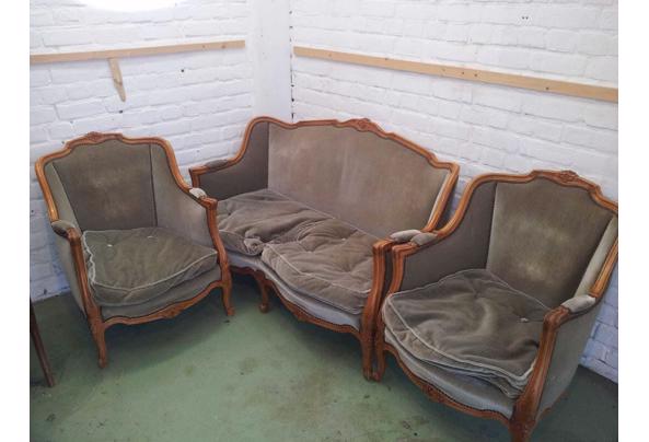 bank met bijbehorende stoelen en salontafel - 31dc1f88-0331-4cfd-825a-50d6c0895b3c