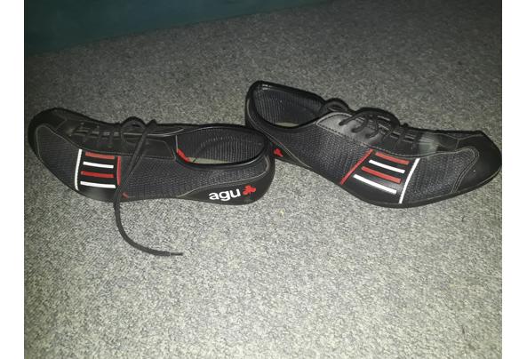 Helm en schoenen Maat 44 - 20201028_112938_637394841084624349