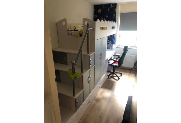 Hoogslaper, kast en bureau in 1 - 9bd05fae-54b9-449c-bb93-c16beb573481
