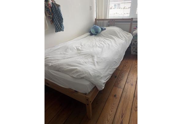 Eénpersoonsbed met lattenbodem en matras  - IMG_5352