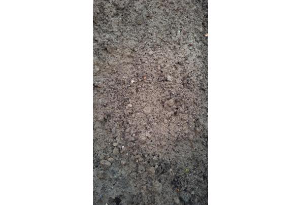 Aarde van achtertuin - fc3327d0-f6ed-4d52-bba5-bff05000d064