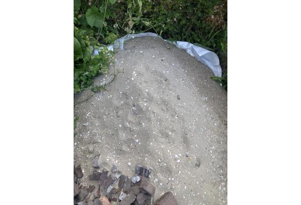 Omhoog zand 0.5m3 Gratis Goede kwaliteit  We hebben te veel - 32BE1946-D948-49A2-8B06-EB55737FE67C
