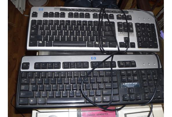 2 toetsenborden  - SAM_5340.JPG