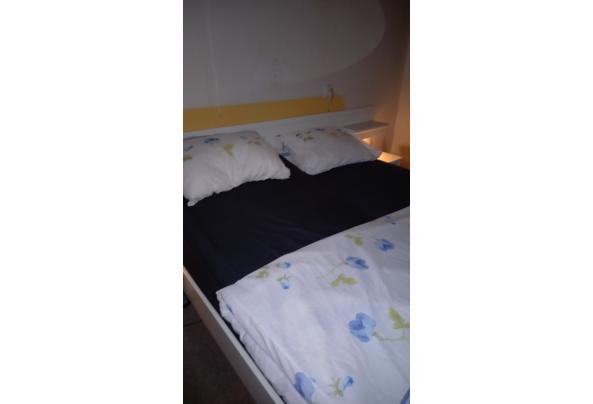 BED met elektrische lattenbodems 80x200 met matrassen - Foto-2