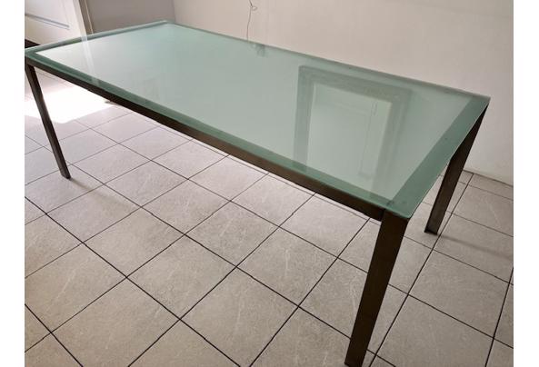 Eettafel en stoelen - 09A1DDE3-E397-441A-AB06-D4EDE0E39C9D