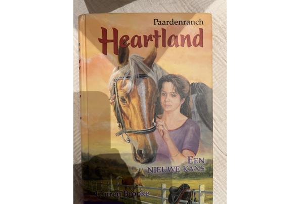 Paardenranch Heartland. 13 boeken van deze serie - 18F7C23F-711B-4F89-AAC7-4040A7E231B2