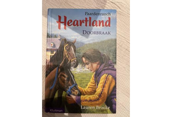 Paardenranch Heartland. 13 boeken van deze serie - 70C046DD-18BC-4807-B97C-389261BA43D9