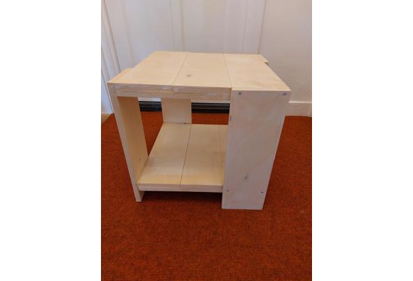 Twee kratstoelen met tafeltje - 20260330_151026