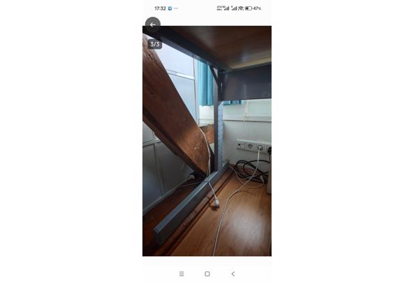 Bureau van Ikea met computersteun - WhatsApp-Image-2026-10-22-at-17-33-11