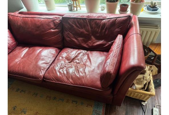2.5 zits bank bordeauxrood leder, merk Chesterfield - image1(2)
