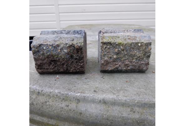Blauw grijs gestapelde stenen in Voorthuizen  - 20240601_171115