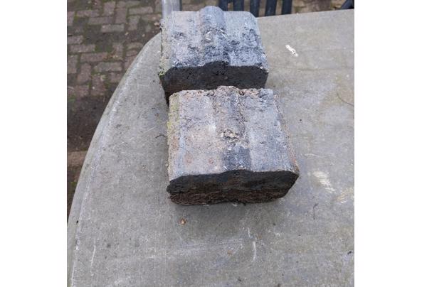 Blauw grijs gestapelde stenen in Voorthuizen  - 20240601_171125