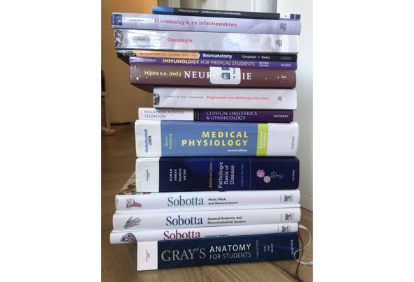 Een of meerdere medische boeken - Alle-medische-boeken