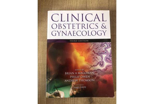 Een of meerdere medische boeken - Cinical-Obstetrics-and-Gynaecology
