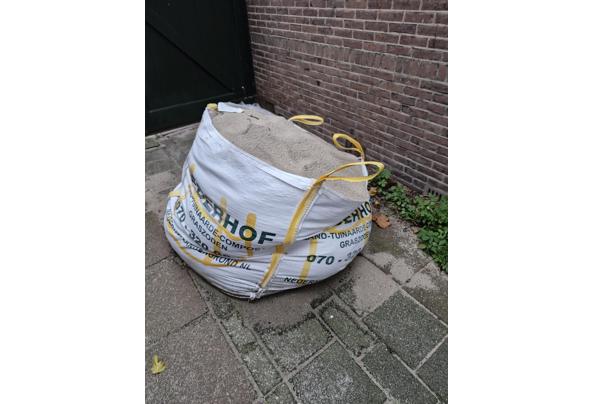 Straatzand gratis op te halen. - 17338422331523336720746382332193