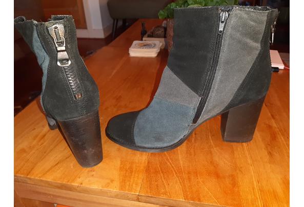 Suede laarsjes met hak, zwart blauw grijs, maat 40 - 17710862052264921033971412119669