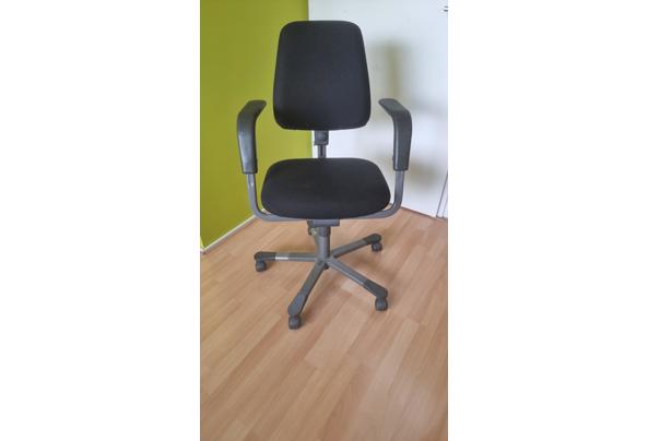 Verstelbare bureaustoel met armleuningen en wieltjes - 20240207_140632