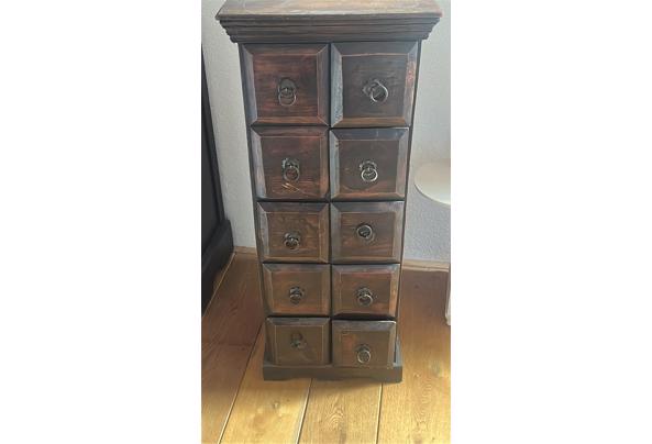 CD kast met laden.  - IOXH4564