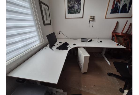 Groot Ahrend hoekbureau - 20260203_153907