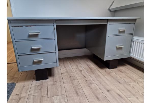 Vintage bureau 160x80x78 cm met 2 ladenblokken - 20250426_113111