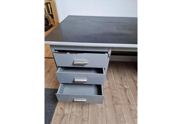 Vintage bureau 160x80x78 cm met 2 ladenblokken - 20250426_113157