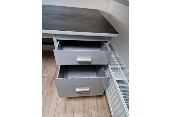 Vintage bureau 160x80x78 cm met 2 ladenblokken - 20250426_113216