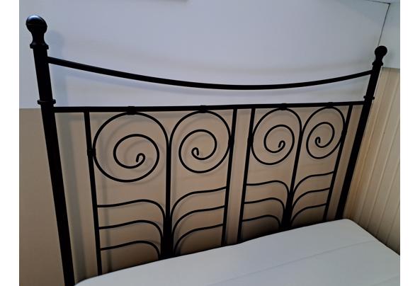 2 persoons bed met lattenbodem - 20260505_133146