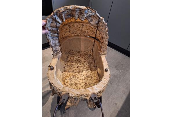 Poppenwagen hout opknappen? Jaren 80 antiek  - 1eab6e20-8b26-4a10-9b12-c03691d0ba31