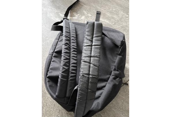 Eastpak rugzak - 7088CBD6-CF17-41D7-A0E6-7D29B43E1D03