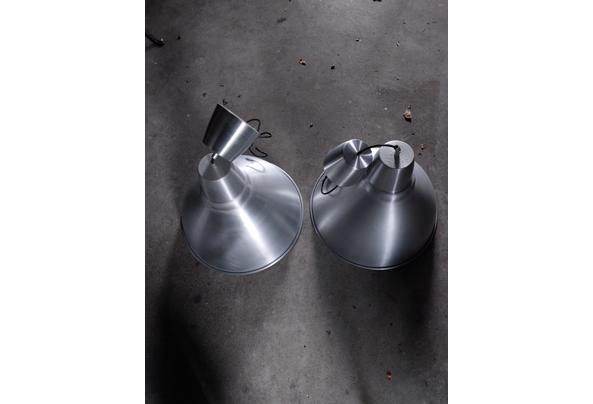 Twee industriële hanglampen - 20251126_154213