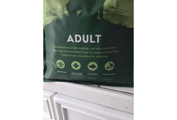 Hondenvoer nog nieuw in de verpakking - 20260325_173122