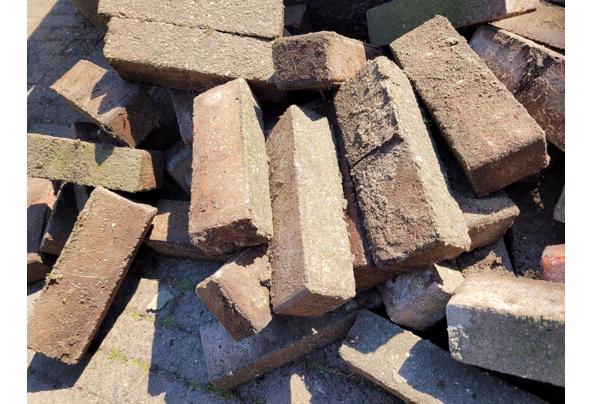 Gratis tegels voor in de tuin +/- 10m2 - 20230513_112417