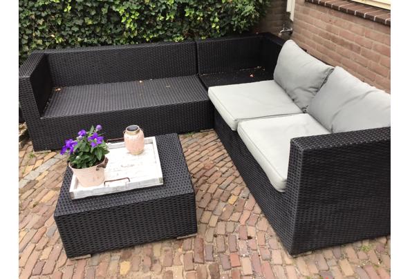 Tuinhoekbank Kussens beetje verschoten maar nog wel heel.. - IMG_0699