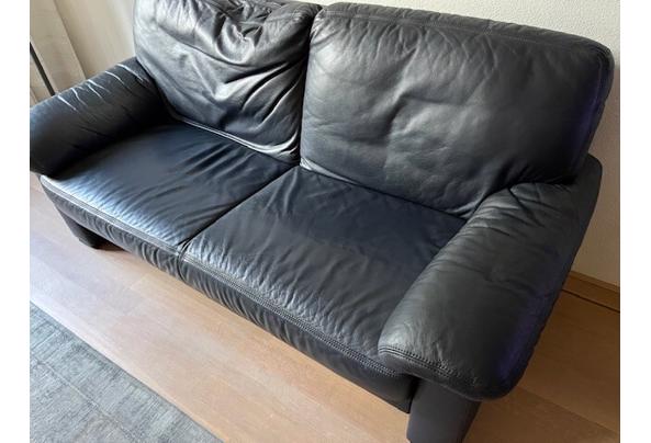 2 zits bank bekleed met donkerblauw leder. - Zitbank-2,5-zits-bovenaanzicht_638823981000884936