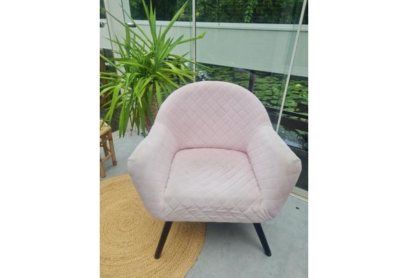 Roze fauteuil - 20260913_131114
