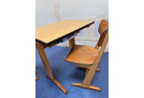 Vintage schoolmeubilair (ruim 50 sets) - tafel-en-stoel-1