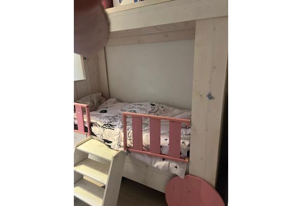 kinderbed - prachtig omhullend bed met roze tinten - WhatsApp-Image-2025-11-03-at-10-10-04-(12)