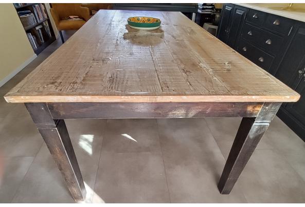 grote, rustieke eettafel, donkere poten, licht blad - eettafel-02