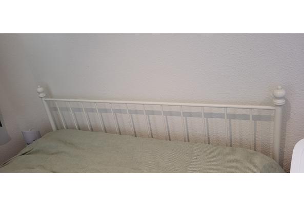 Ikea Leirvik 140 x 200 bedframe en lattenbodems - 20241130_110428