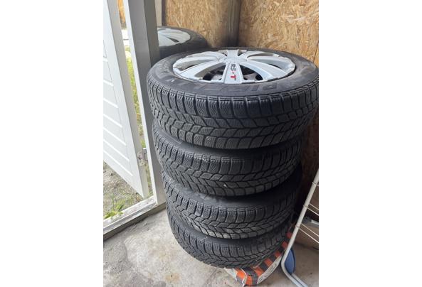 Set Pirelli Winterbanden 15 inch met velg - IMG_4159