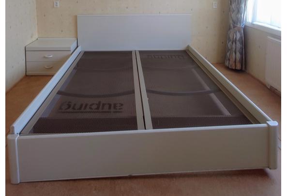 Auping: 2 pers. bed, nachtkastje, kleding- of linnenkast Hout  - 20250717_132312