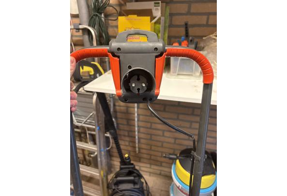 Elektrische grasmaaier met opvangbak - image